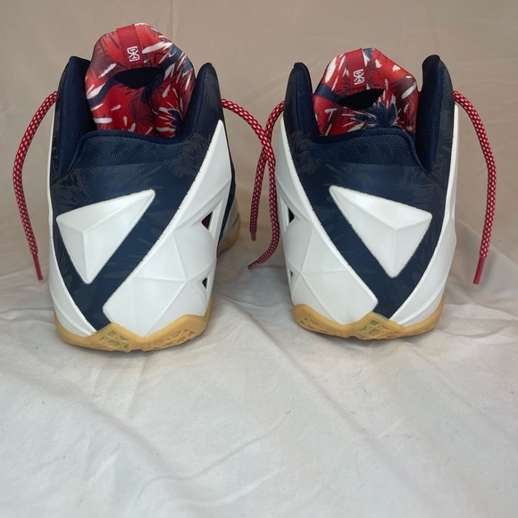 Nike LeBron 11 Independence Day Edition *Rare* Size 12 NEW - Picture 8 of 16